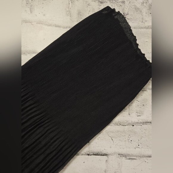 Le Château Black Pleated Chiffon Scarf – Elegant Lightweight Evening Wrap - Picture 7 of 9